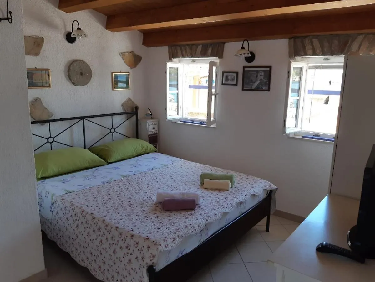 Apartments By The Sea Valun, Cres - 20860